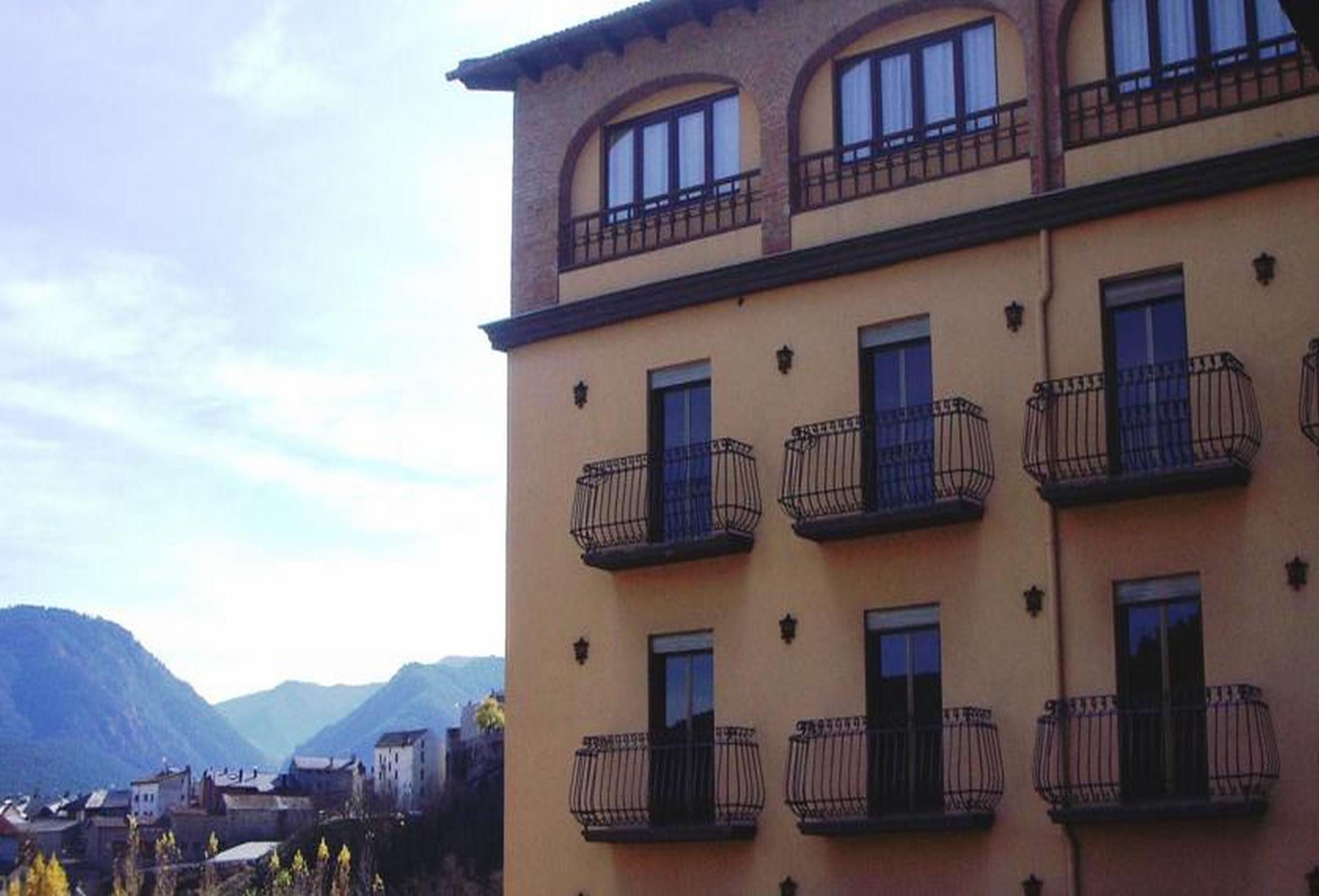 Hotel Bellavista Бельвер-де-Серданья Екстер'єр фото